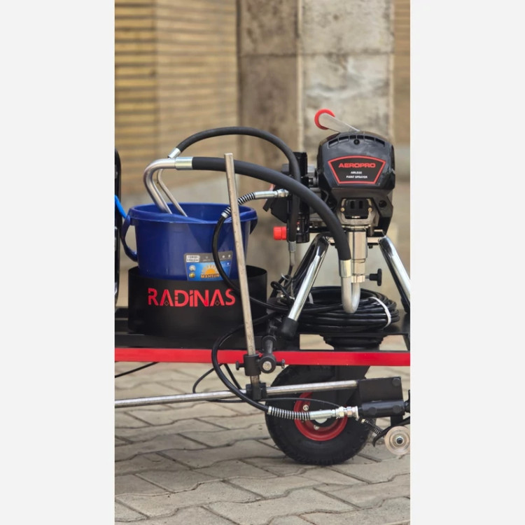 دستگاه خط کشی خیابان و رنگ آمیزی جداول